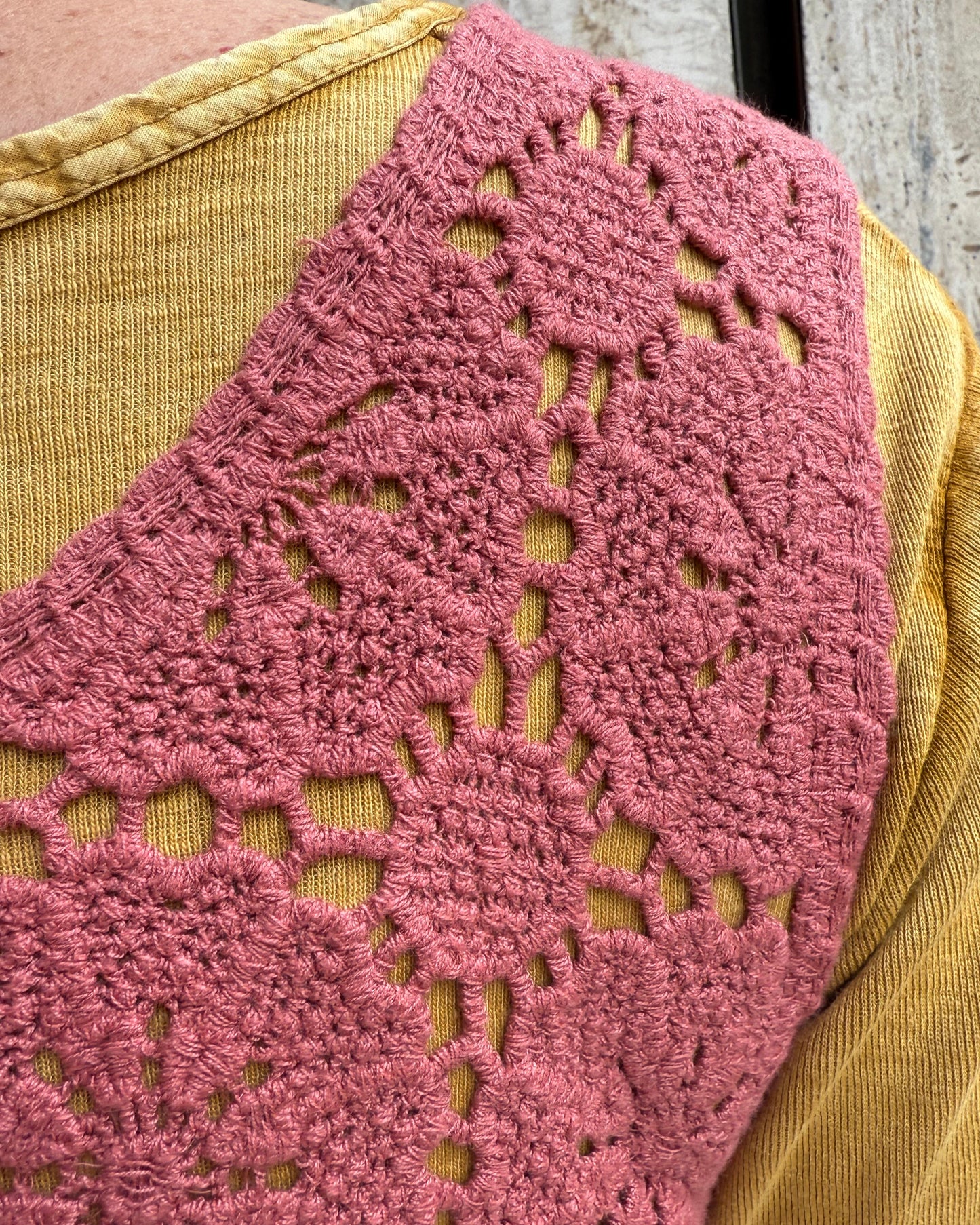 Top crochet rosa salmone