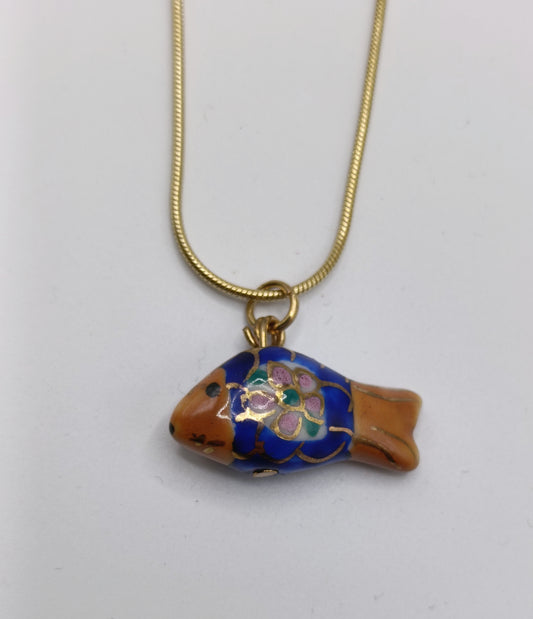 Collana ciondolo pesciolino in ceramica dipinto a mano ocra e blu